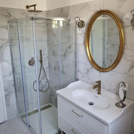 - Proche Des Plages De La Celebre Croisette Cannes